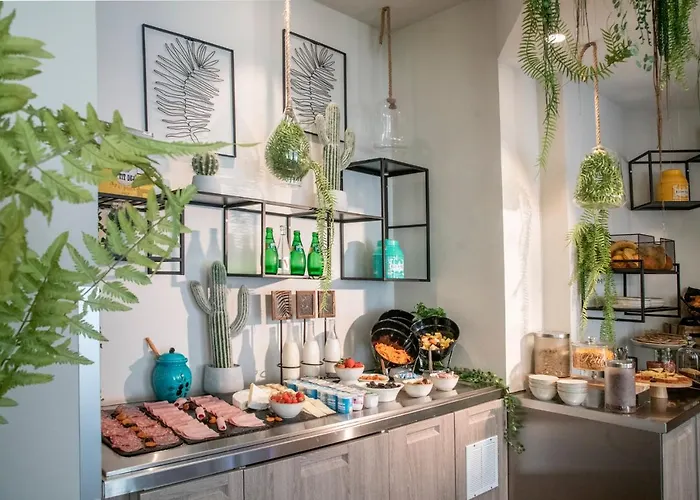 Western Cosy Hotel 4*