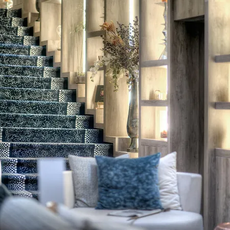 Western Cosy Отель 4*