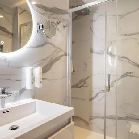 Western Cosy Hotell 4*