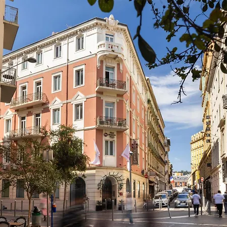 Western Cosy Hotell 4*