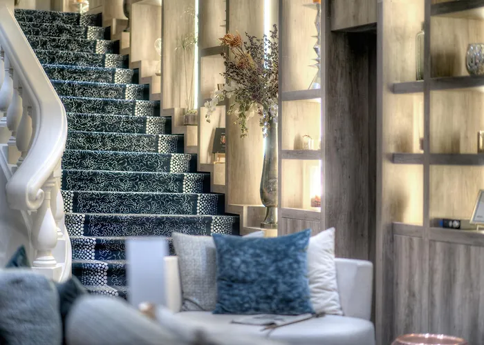 Western Cosy Hotel 4*