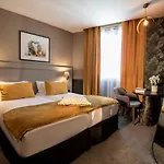 Western Cosy 4*