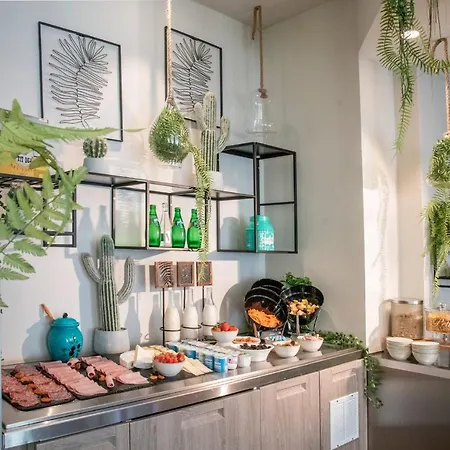 Western Cosy Hotel 4*